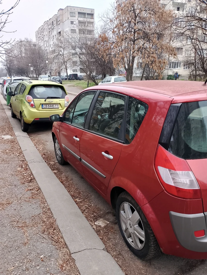 Renault Scenic 1.5 dci, снимка 4 - Автомобили и джипове - 49149137