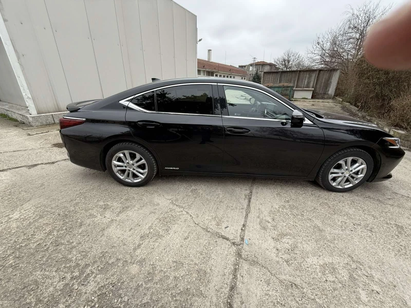 Lexus ES 300 ES300H, снимка 8 - Автомобили и джипове - 49593531