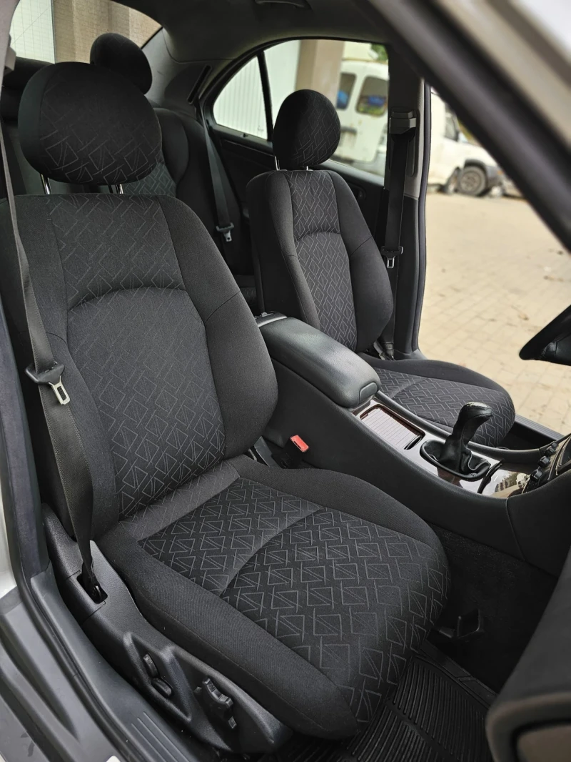 Mercedes-Benz C 200 2.2CDI, снимка 9 - Автомобили и джипове - 52669890