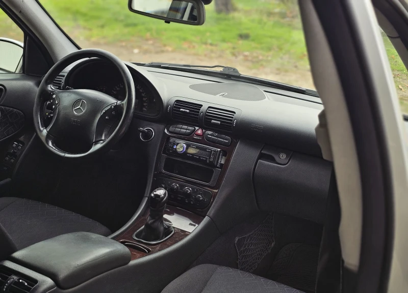 Mercedes-Benz C 200 2.2CDI, снимка 7 - Автомобили и джипове - 52669890