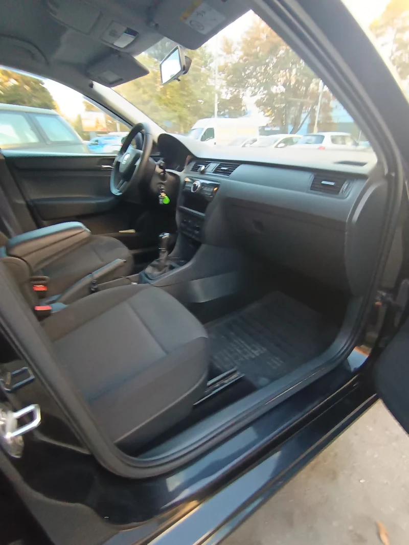 Skoda Rapid, снимка 10 - Автомобили и джипове - 52728916