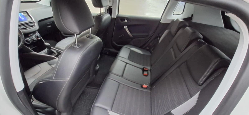 Peugeot 2008, снимка 10 - Автомобили и джипове - 52997755