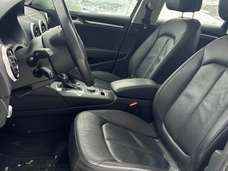 Audi A3 * 2.0T Progressiv * CARFAX /PANO/NAVI/ПОДГРЕВИ, снимка 12 - Автомобили и джипове - 53336605