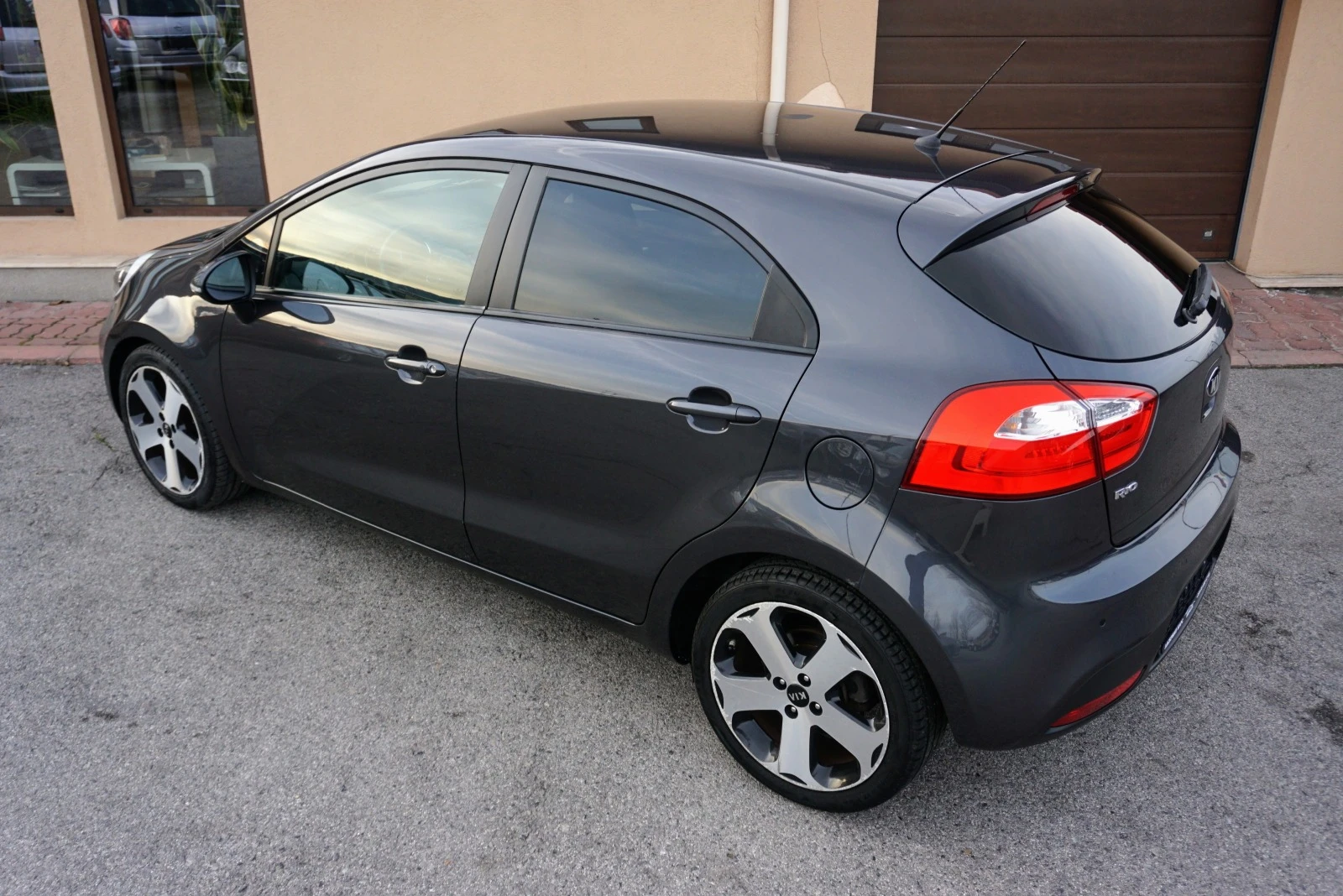 Kia Rio 1.2i 16v COOL KEYLESSGO - изображение 4