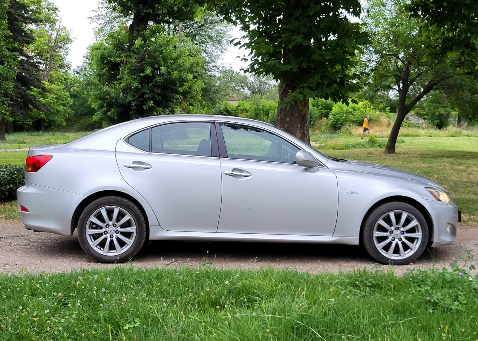 Lexus IS 220d 177к.с. / RWD / 149 000км - изображение 8