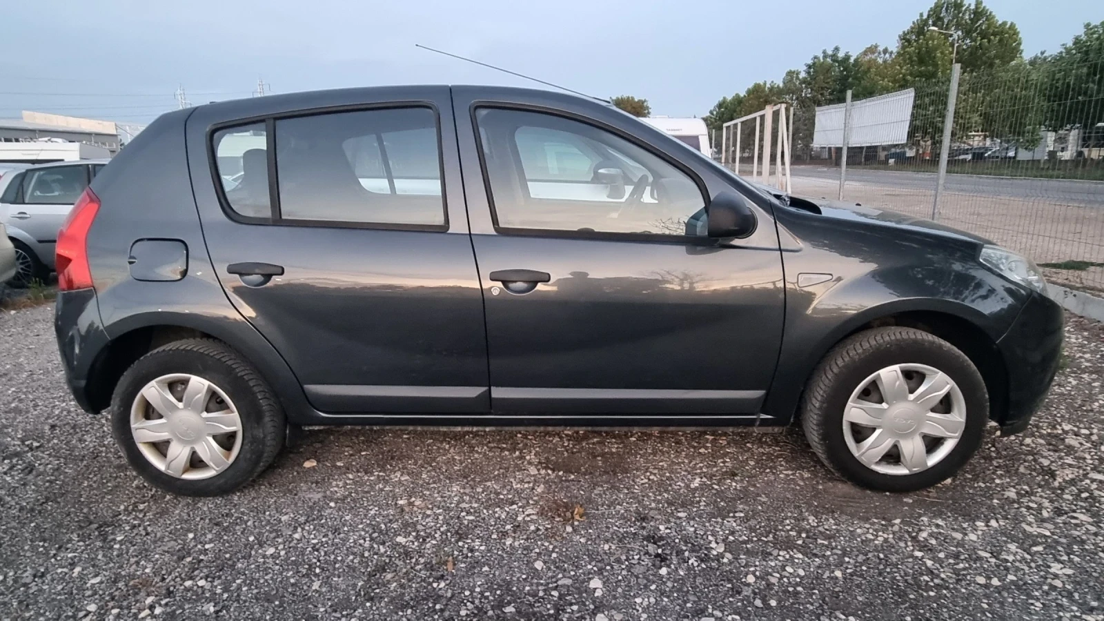 Dacia Sandero 1.2 I 16v - изображение 4