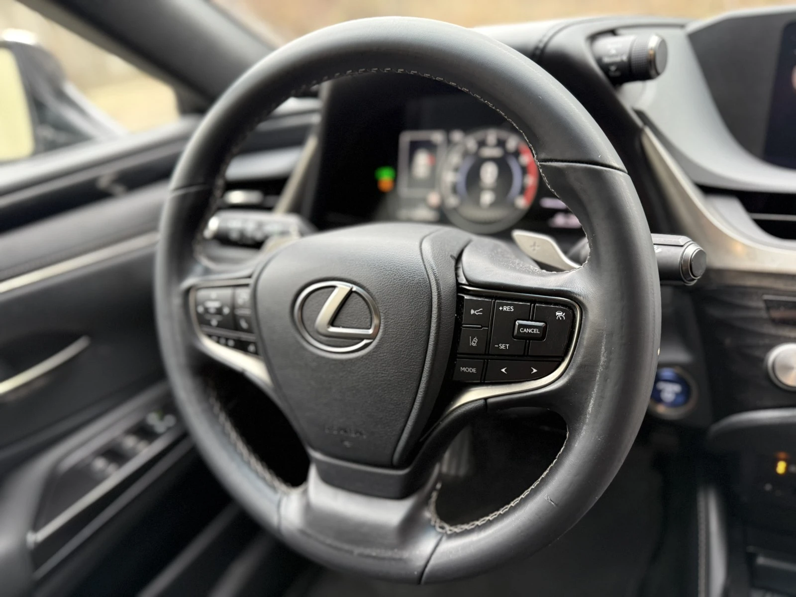 Lexus ES 300 ES300H - изображение 4