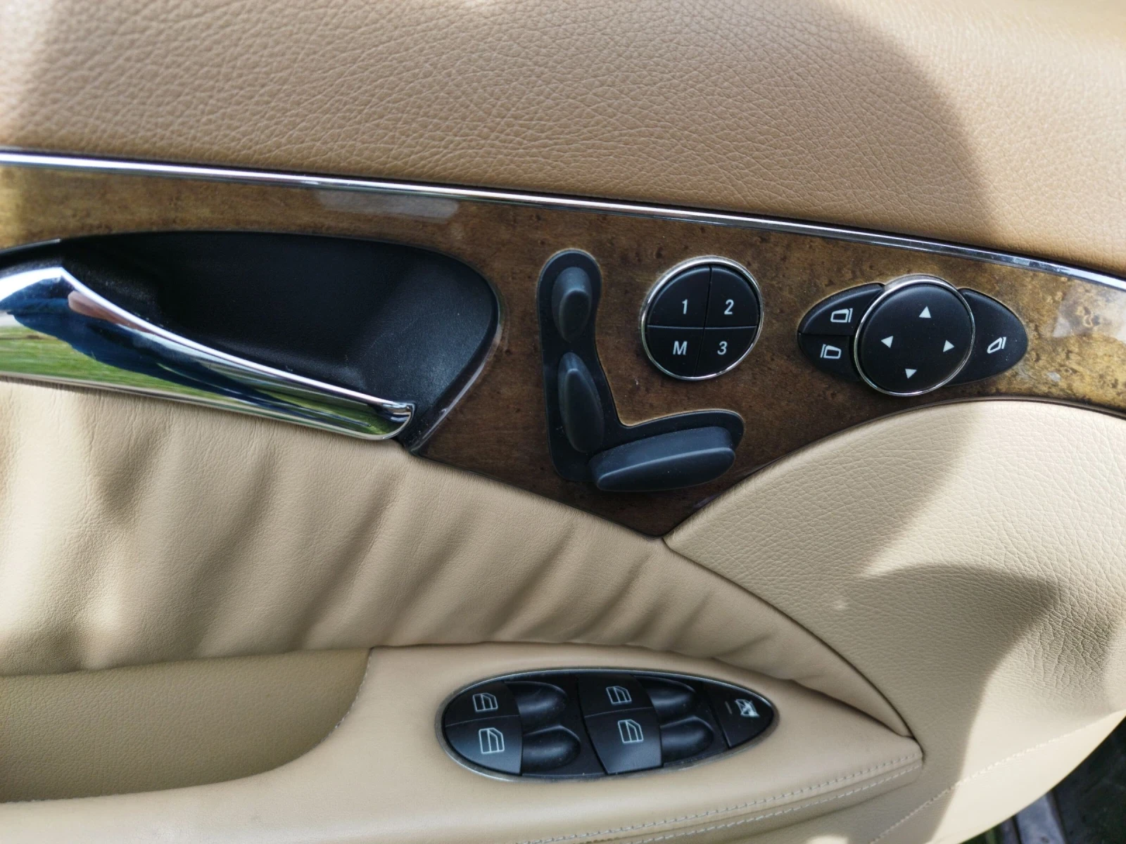 Mercedes-Benz E 500 Avantgarde , снимка 17 - Автомобили и джипове - 51538927