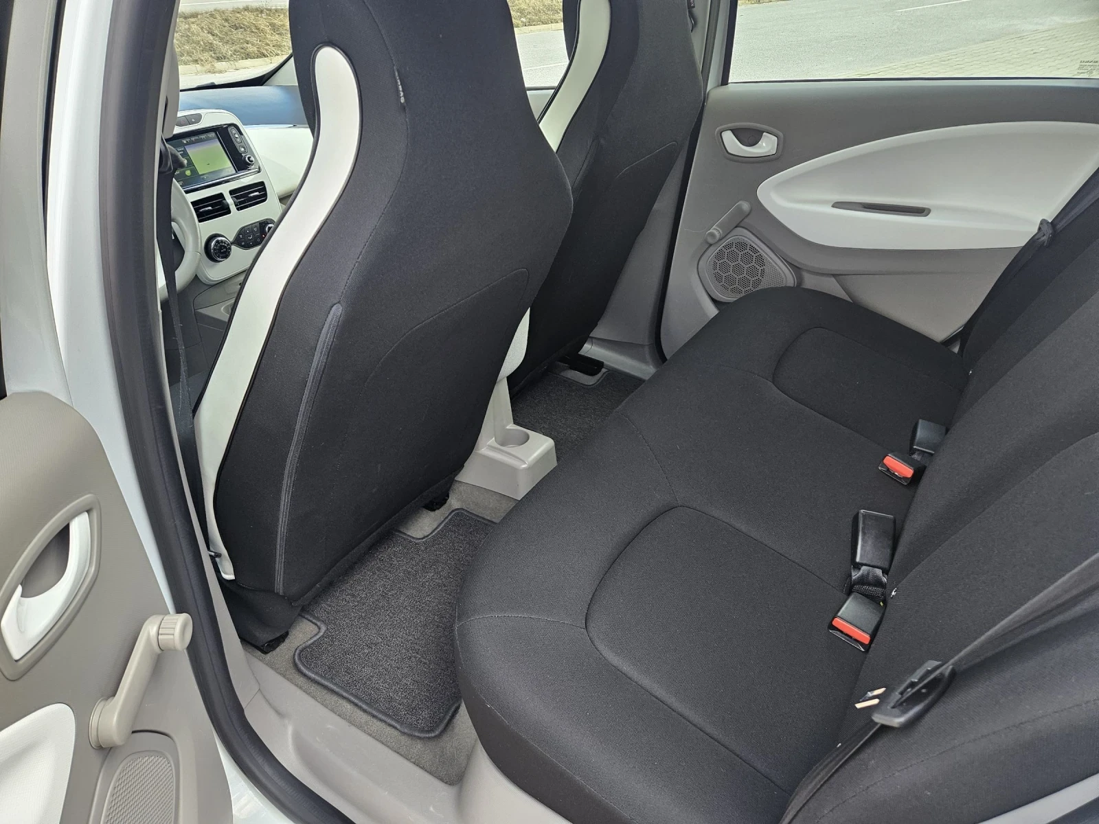 Renault Zoe swiss edition  - изображение 10