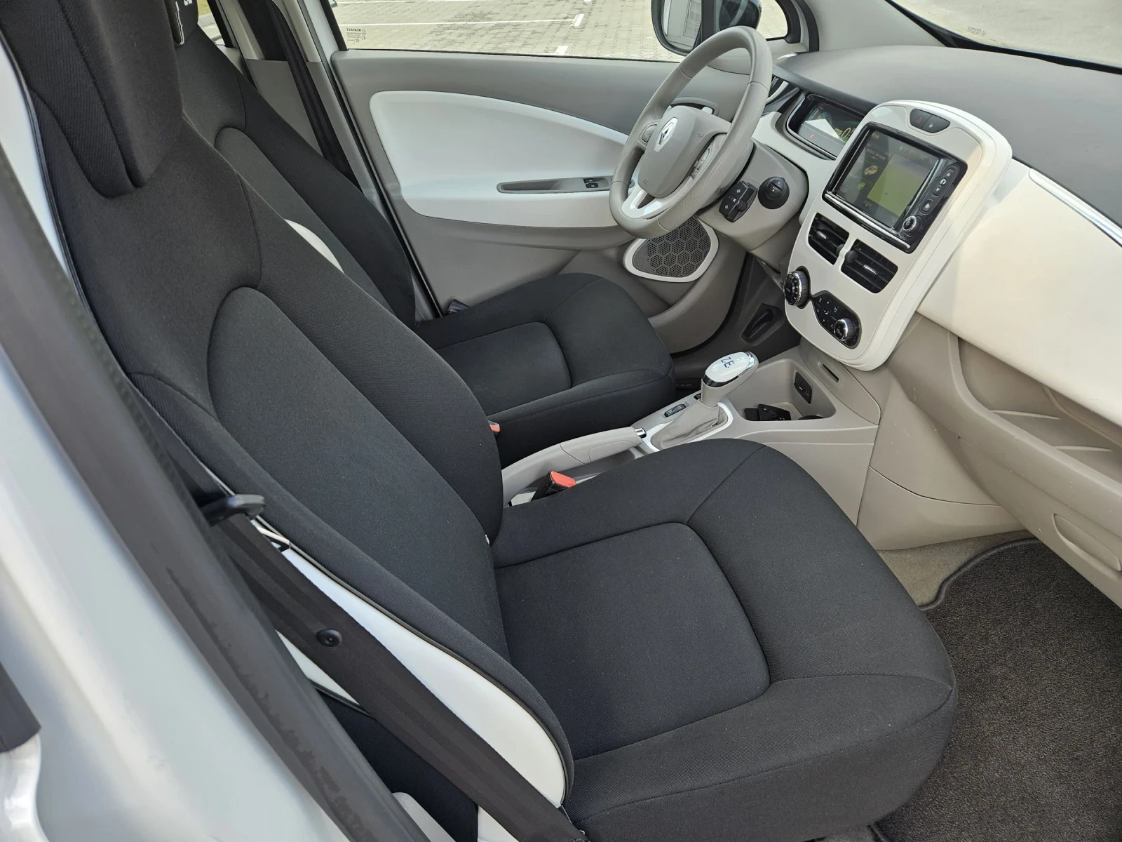 Renault Zoe swiss edition  - изображение 9