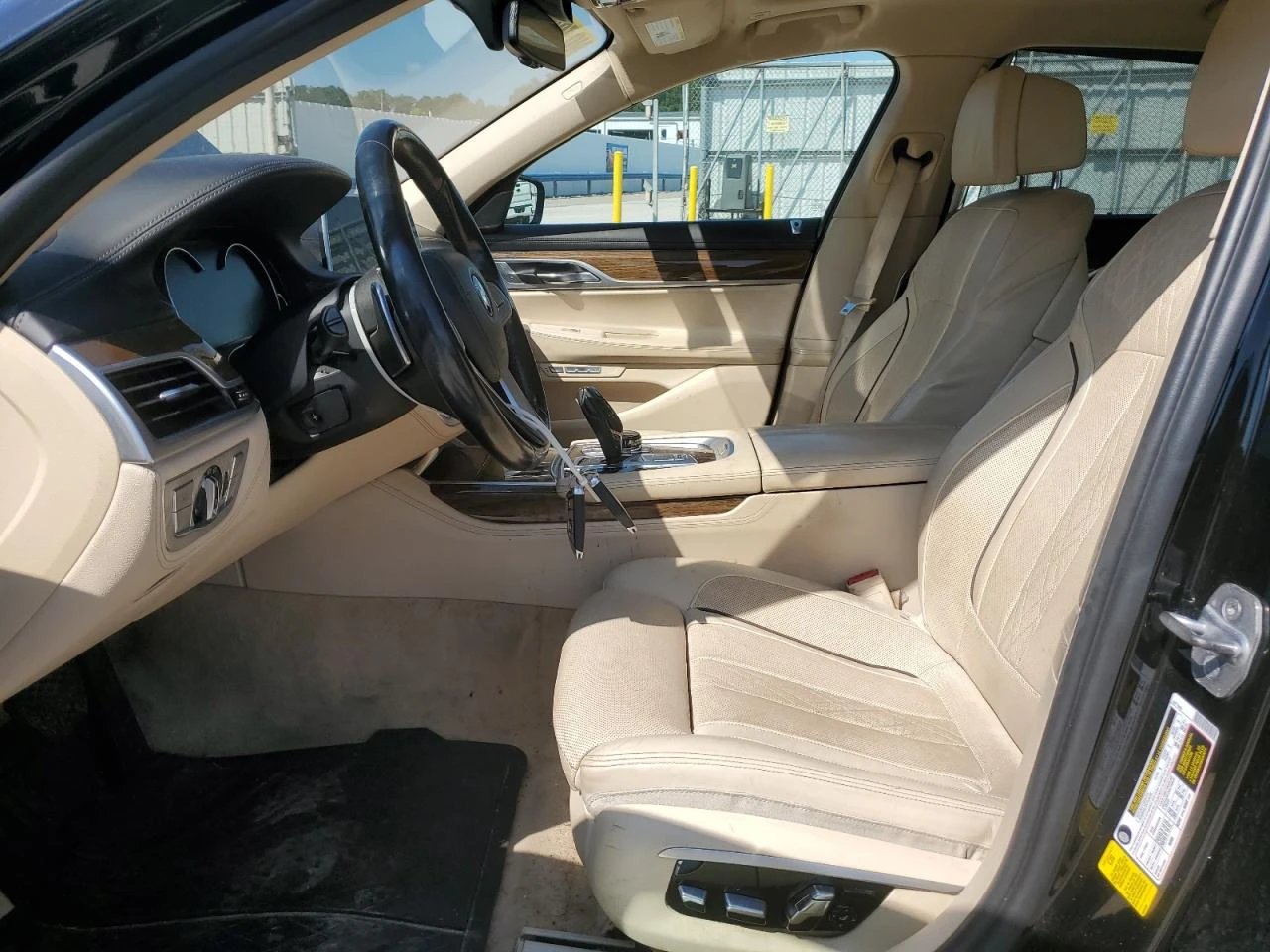 BMW 740  - изображение 8