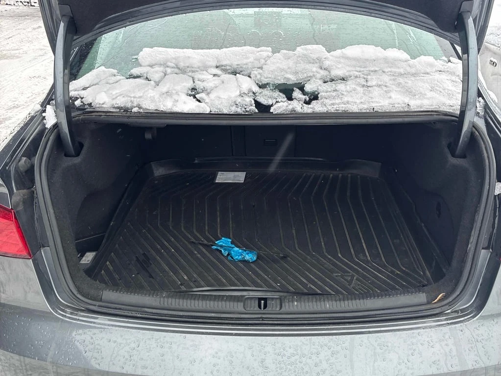 Audi A3 * 2.0T Progressiv * CARFAX /PANO/NAVI/�������� | Mobile.bg � ����������� 17