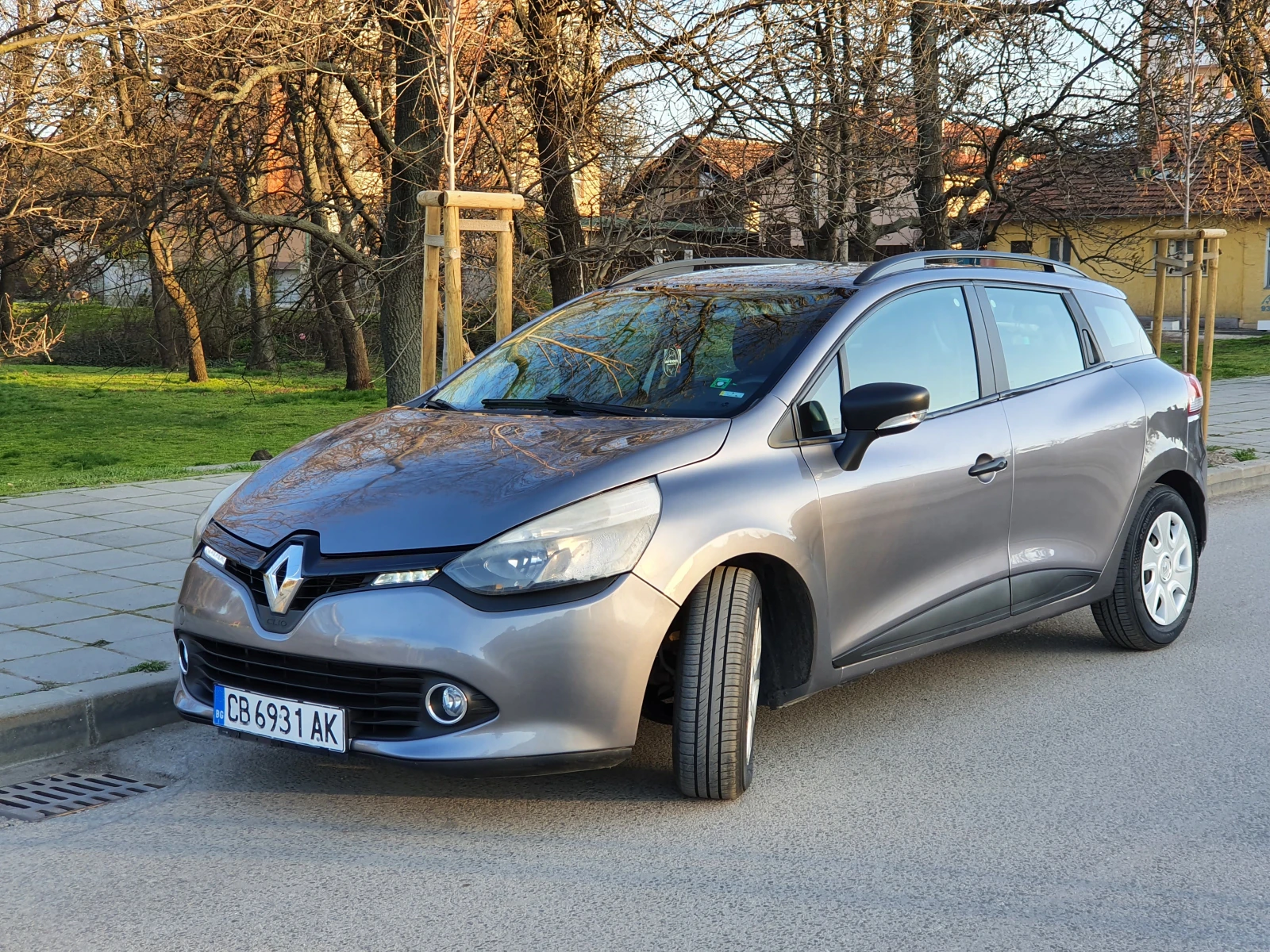 Renault Clio Грандтур, снимка 8 - Автомобили и джипове - 53836128
