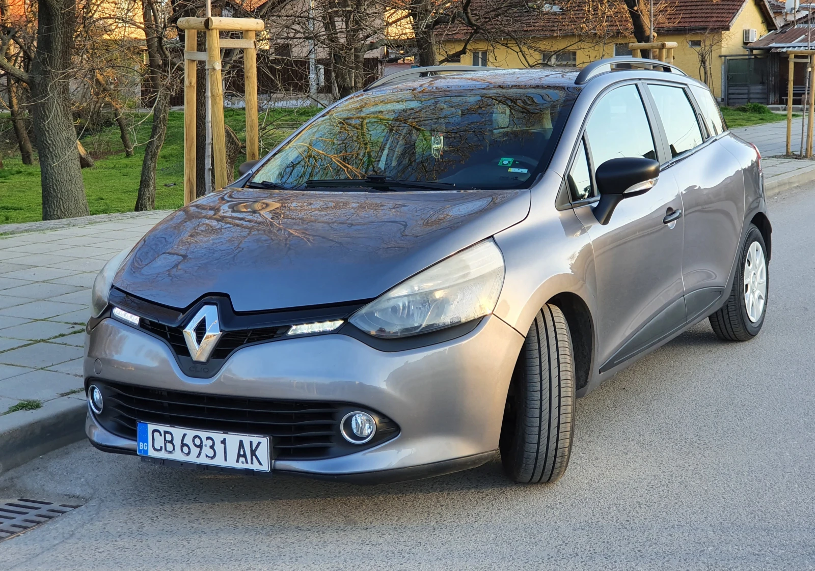 Renault Clio Грандтур, снимка 7 - Автомобили и джипове - 53836128