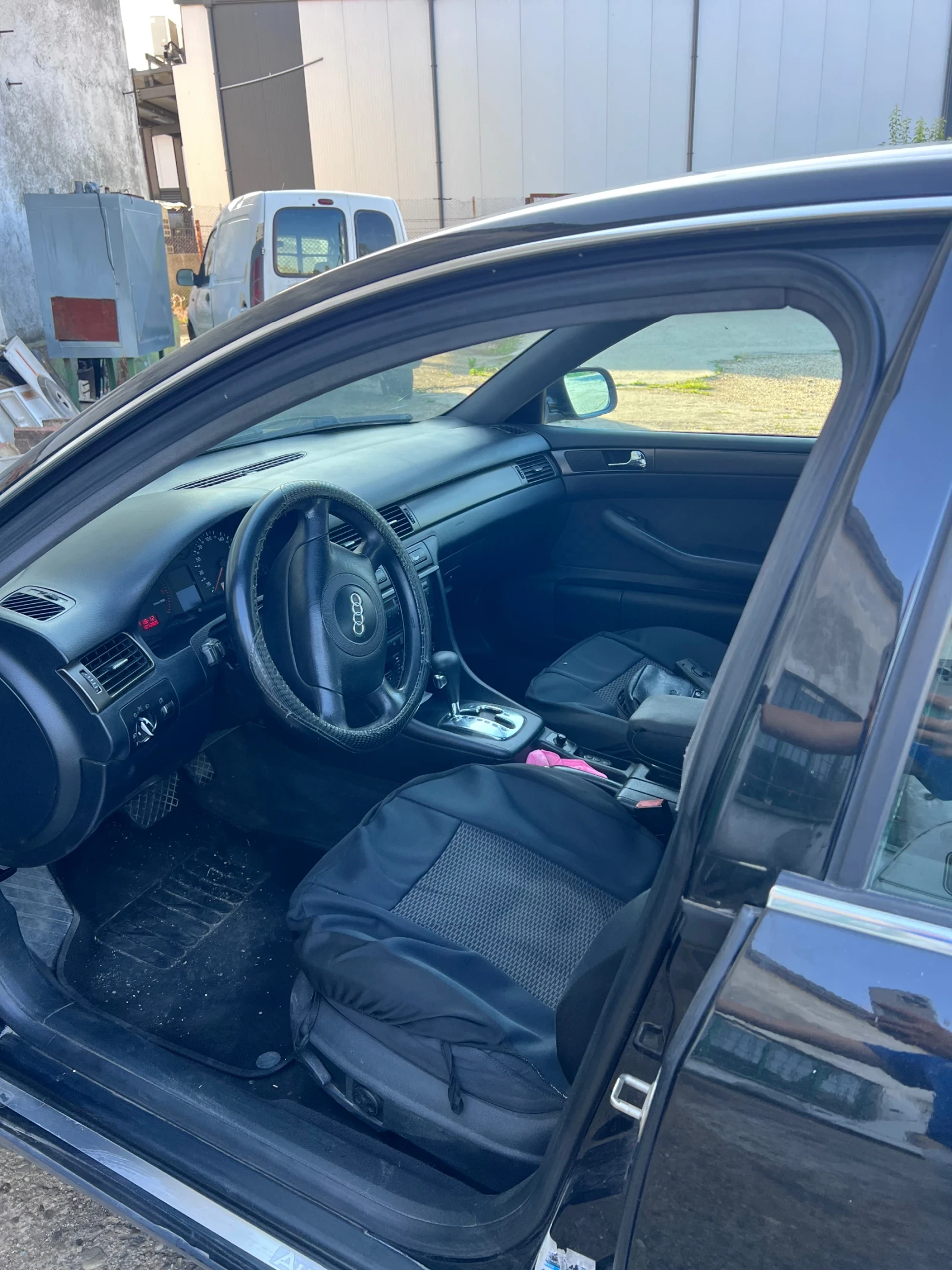 Audi A6 2.5, снимка 3 - Автомобили и джипове - 53583961