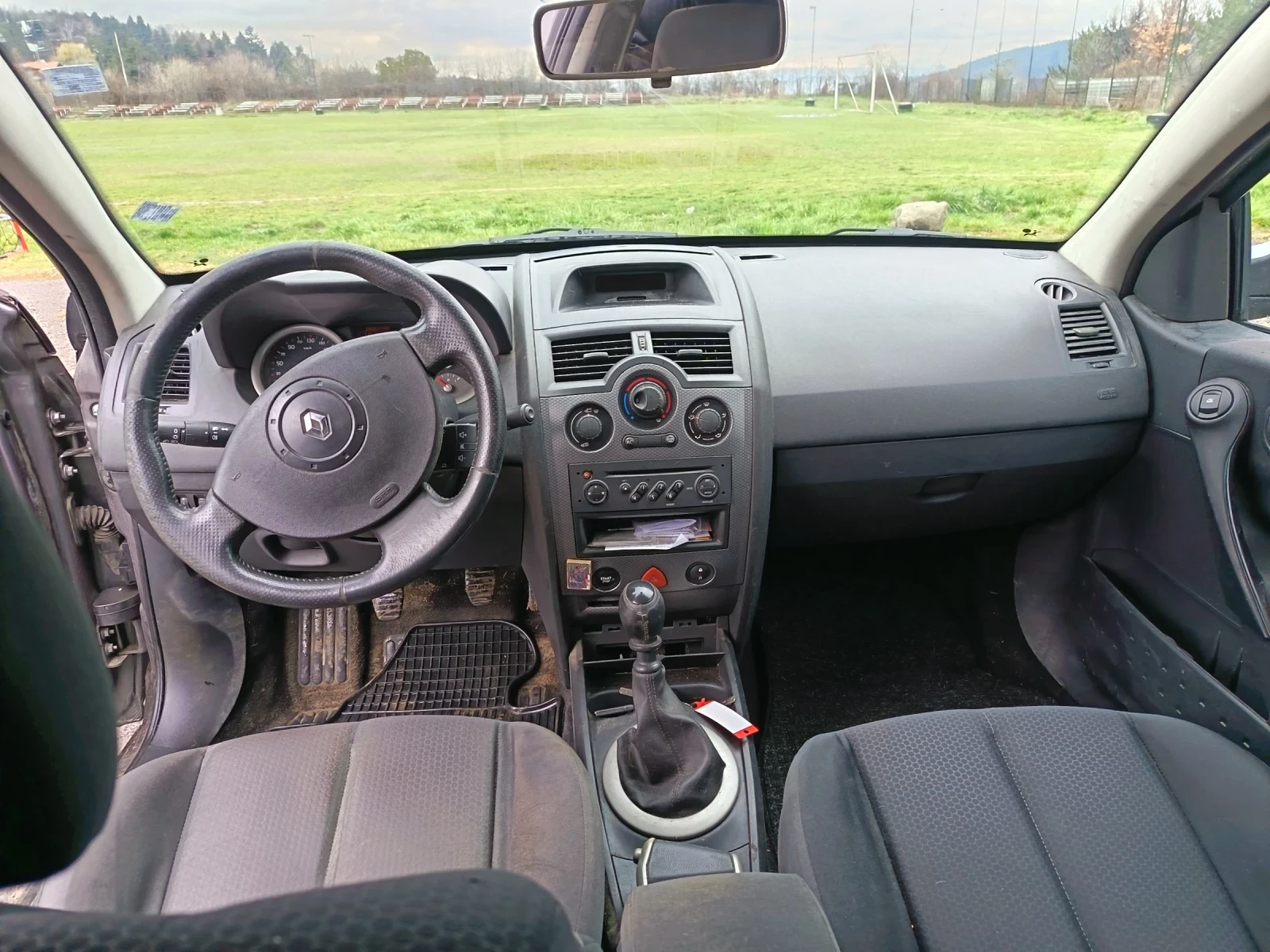 Renault Megane, снимка 9 - Автомобили и джипове - 54010872