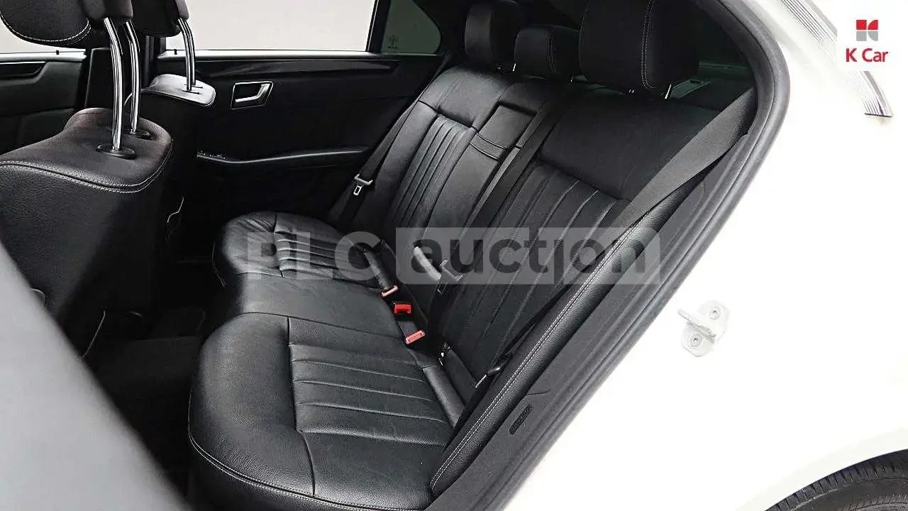 Mercedes-Benz E 250 * 4MATIC * PANO * 360 * АВТОКРЕДИТ, снимка 13 - Автомобили и джипове - 54577816
