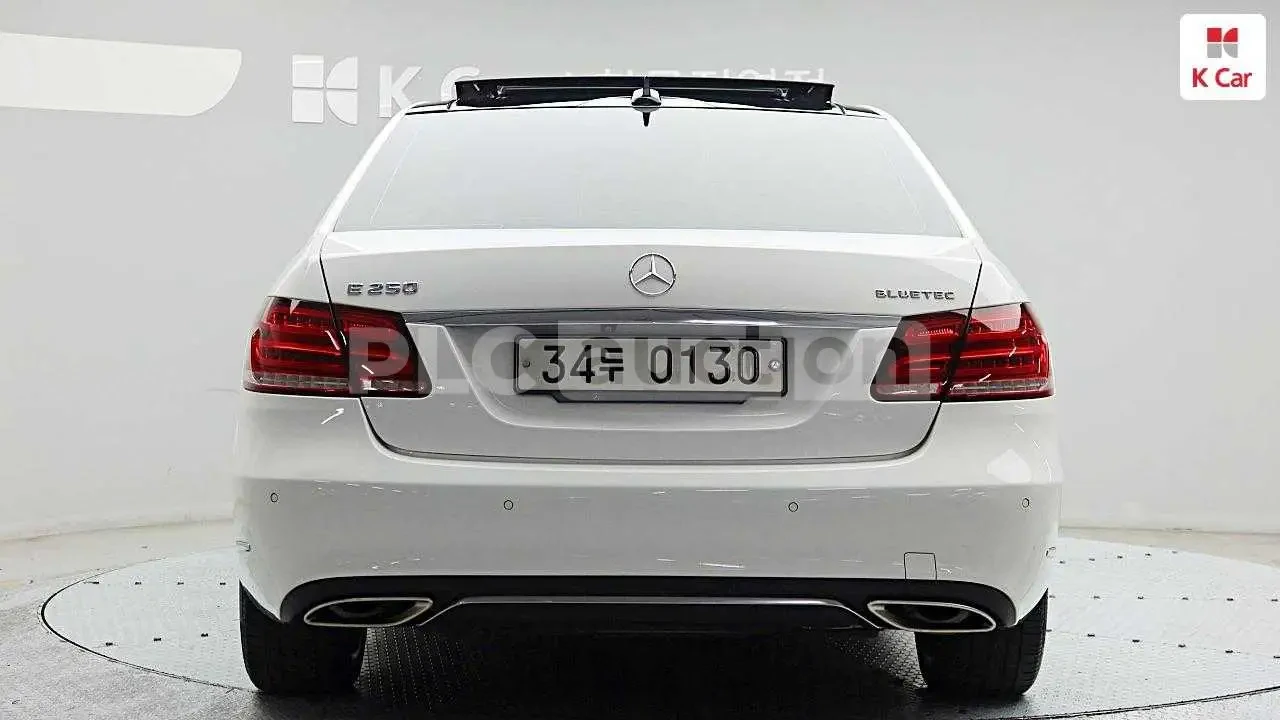 Mercedes-Benz E 250 * 4MATIC * PANO * 360 * АВТОКРЕДИТ, снимка 6 - Автомобили и джипове - 54577816