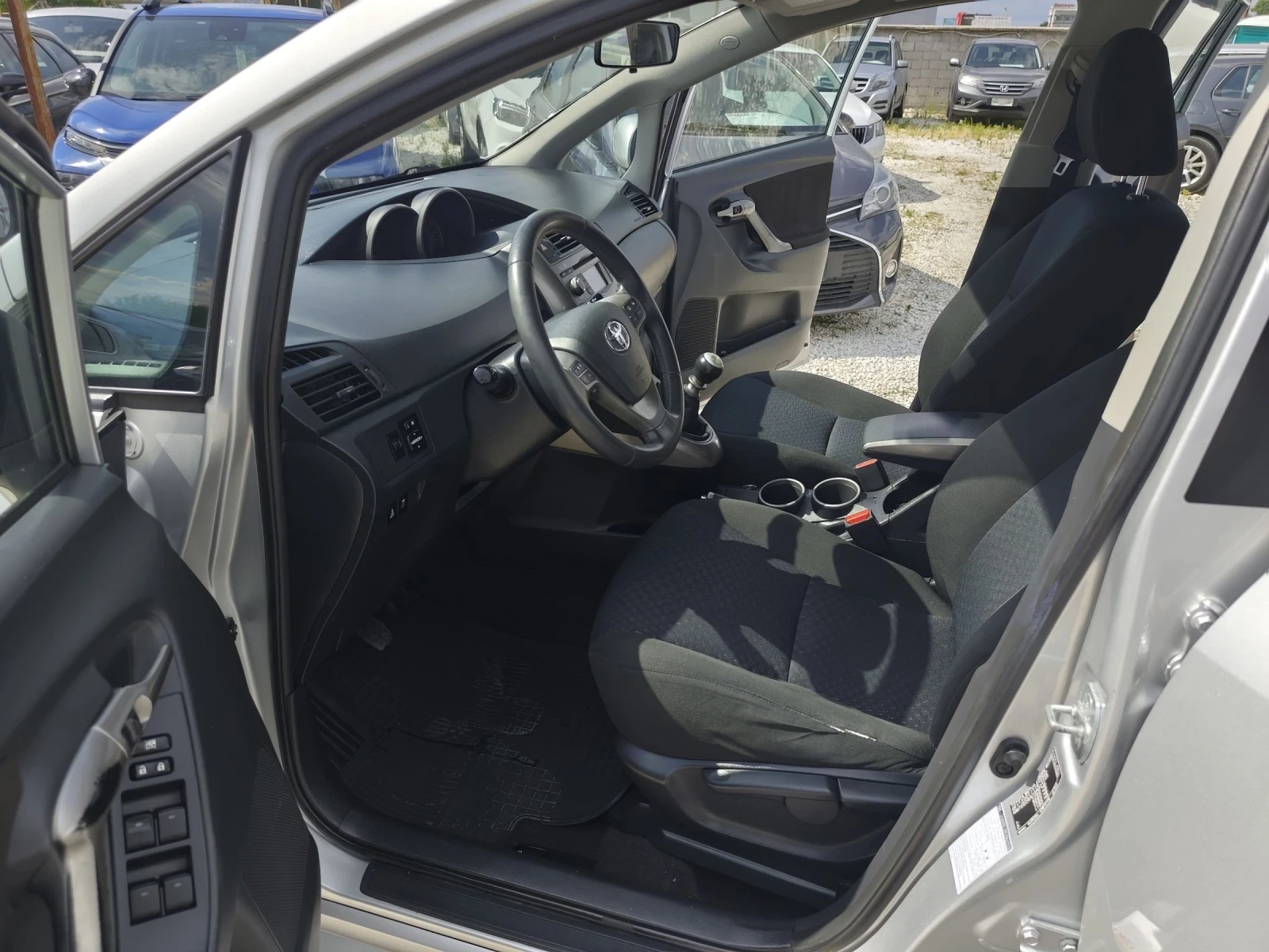 Toyota Verso 2.0D4D, 126�� | Mobile.bg � ����������� 9