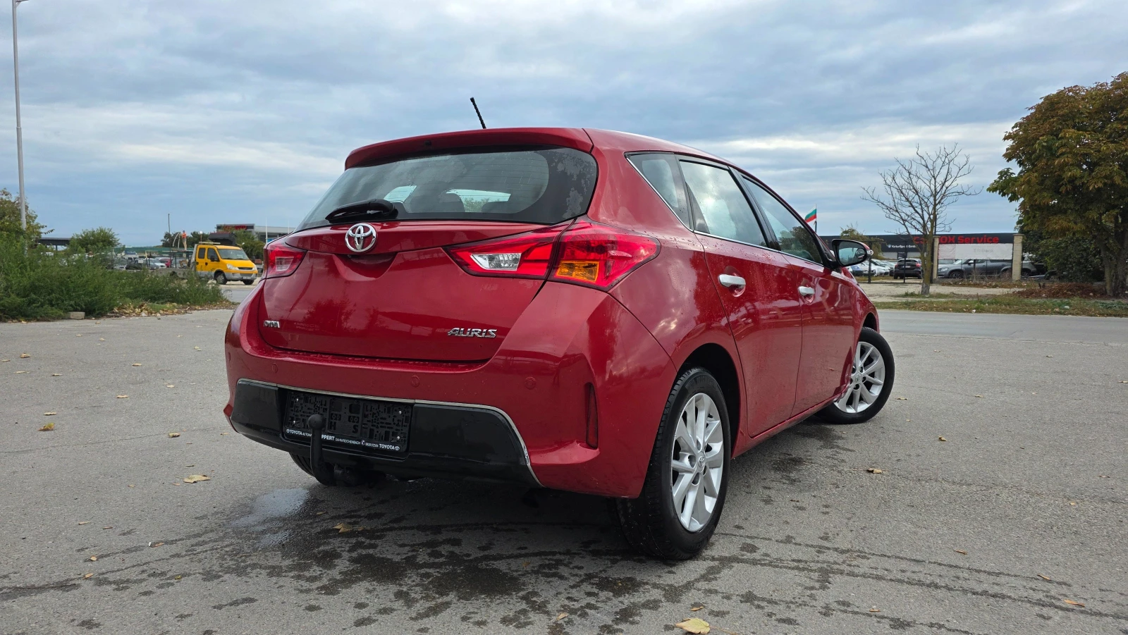 Toyota Auris БЕЗУПРЕЧНА, снимка 5 - Автомобили и джипове - 56639375