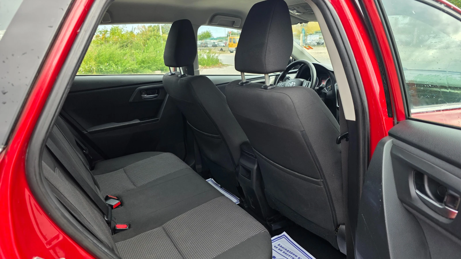 Toyota Auris БЕЗУПРЕЧНА, снимка 10 - Автомобили и джипове - 56639375
