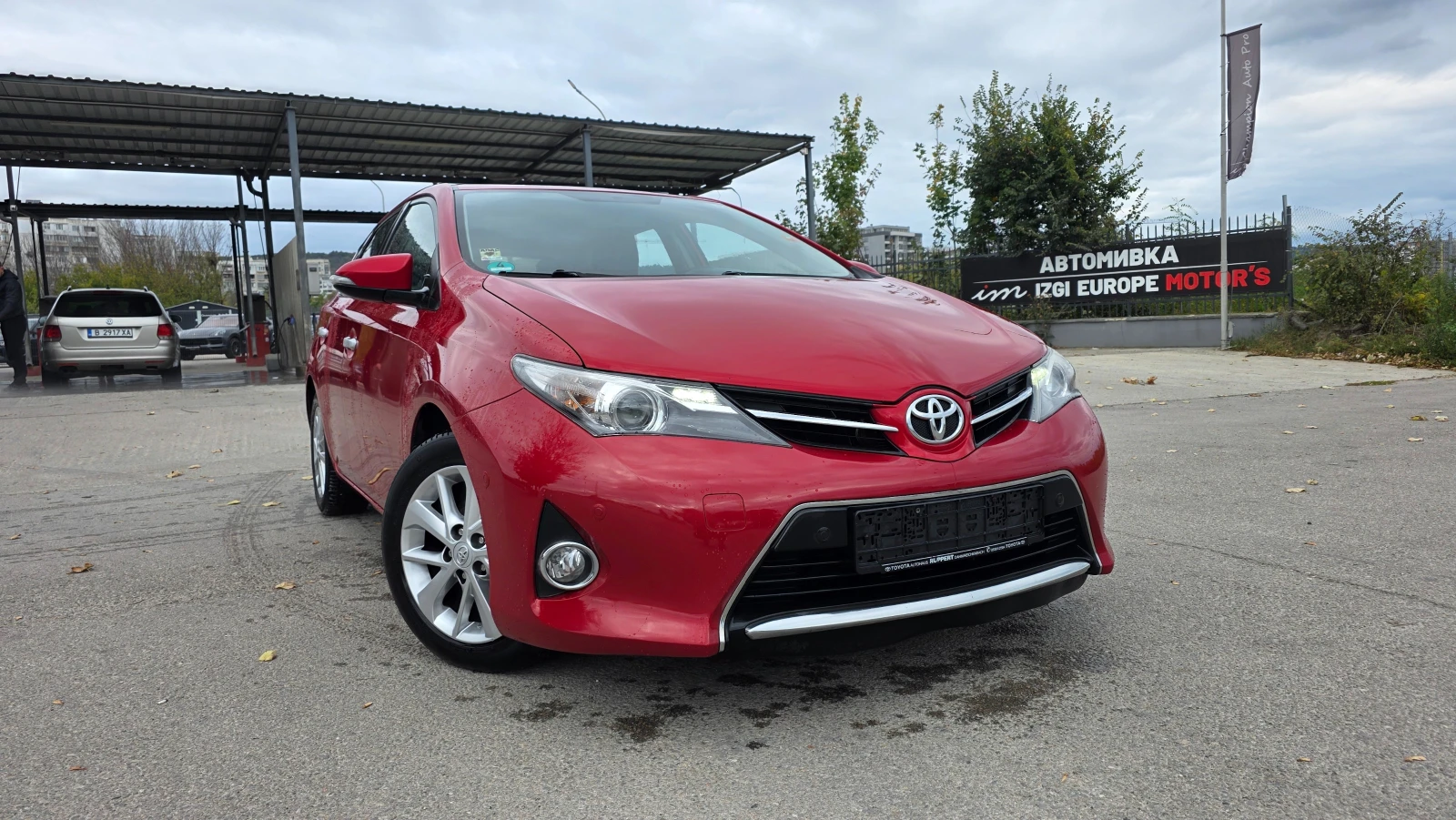 Toyota Auris БЕЗУПРЕЧНА, снимка 3 - Автомобили и джипове - 56639375