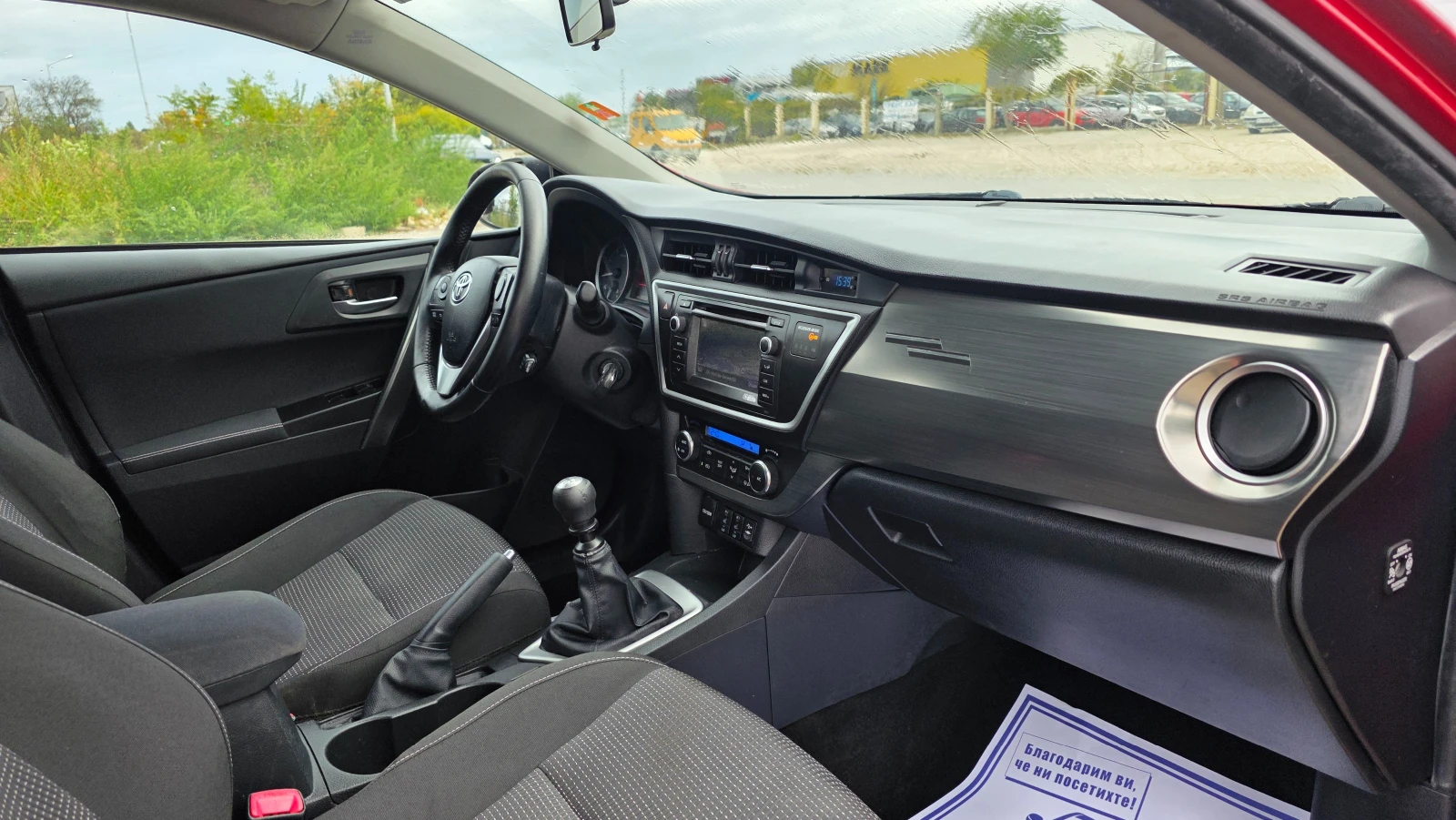 Toyota Auris БЕЗУПРЕЧНА, снимка 12 - Автомобили и джипове - 56639375