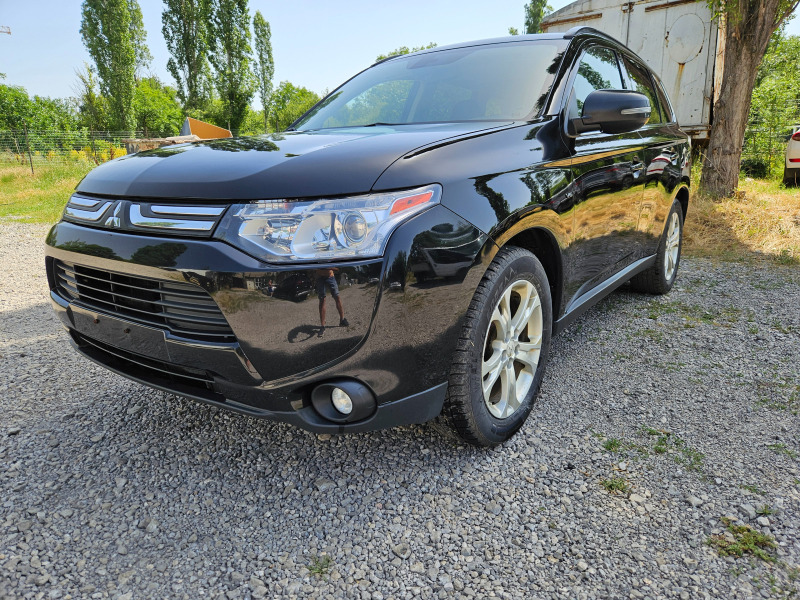 Mitsubishi Outlander 3.0i V6 S-AWC, снимка 3 - Автомобили и джипове - 46356713