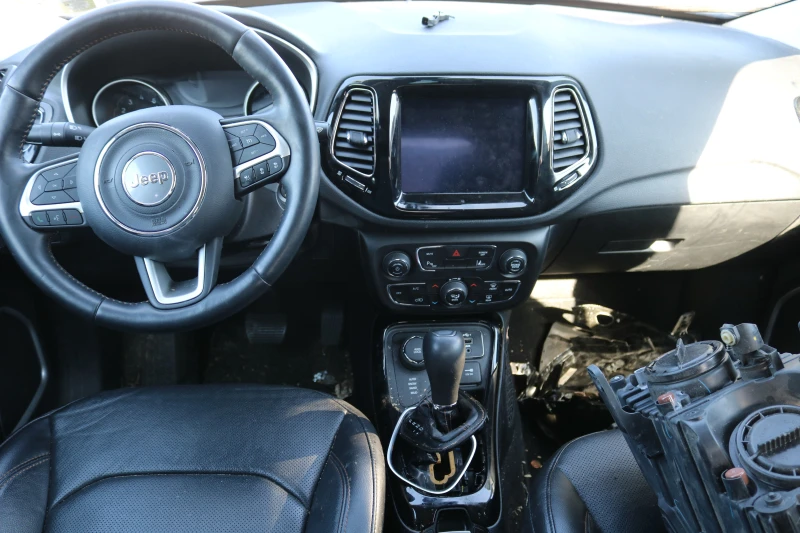 Jeep Compass Limited 2.4 4x4, снимка 8 - Автомобили и джипове - 47654603