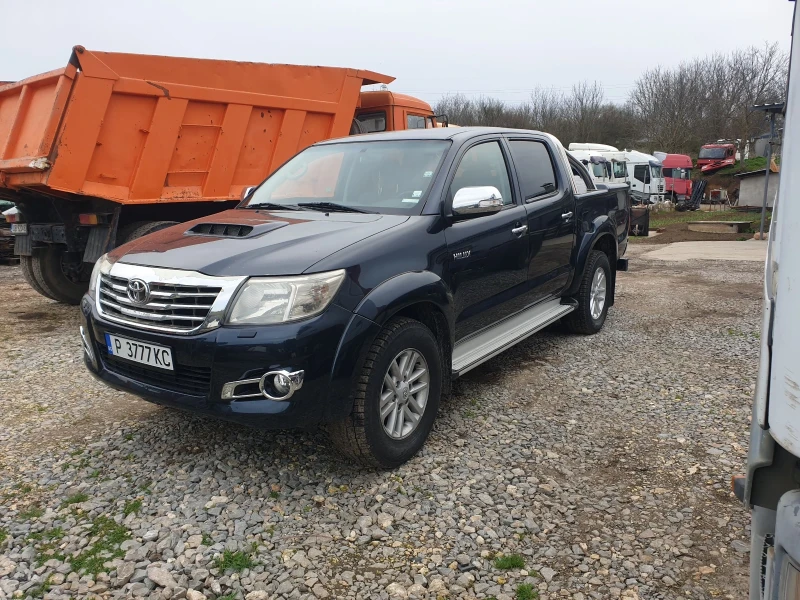 Toyota Hilux 3.0  4x4 171Кс , снимка 1 - Автомобили и джипове - 49522891