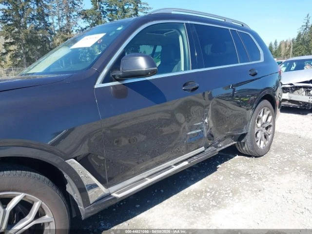 BMW X7 XDRIVE40I| DISTRONIC| PANO| KEYLESS| ПОДГРЕВ, снимка 10 - Автомобили и джипове - 54365197