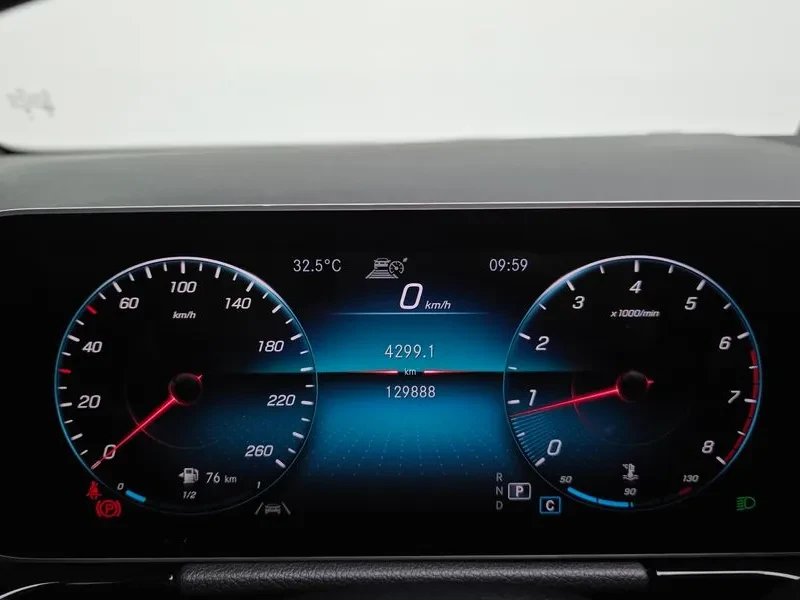 Mercedes-Benz GLA 250  4Matic, снимка 8 - Автомобили и джипове - 55311009