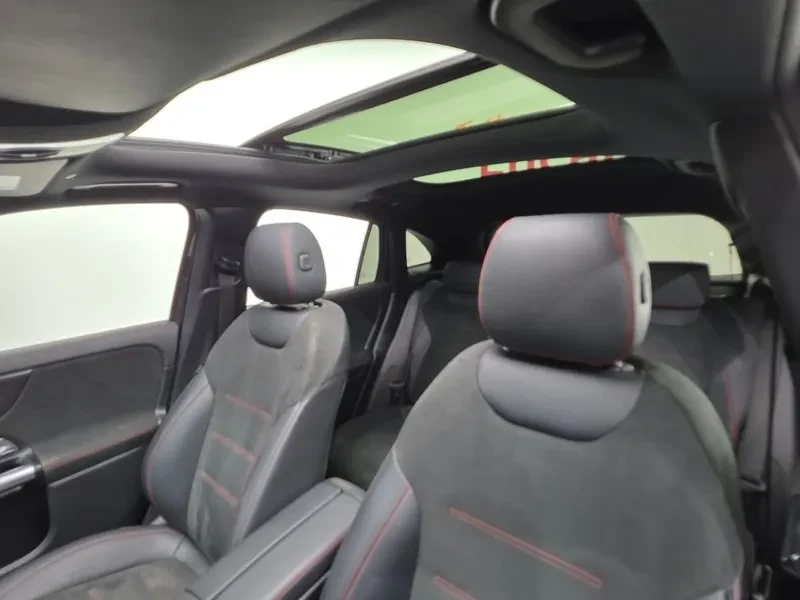 Mercedes-Benz GLA 250  4Matic, снимка 11 - Автомобили и джипове - 55311009