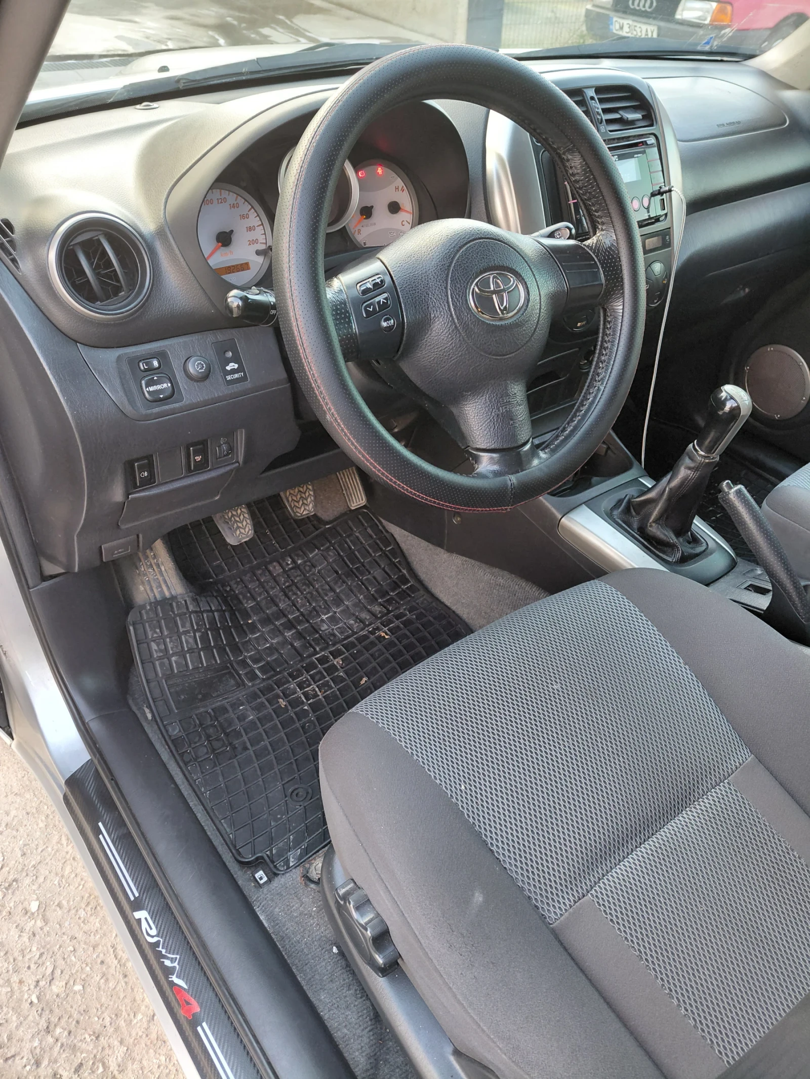 Toyota Rav4 2000 - изображение 10