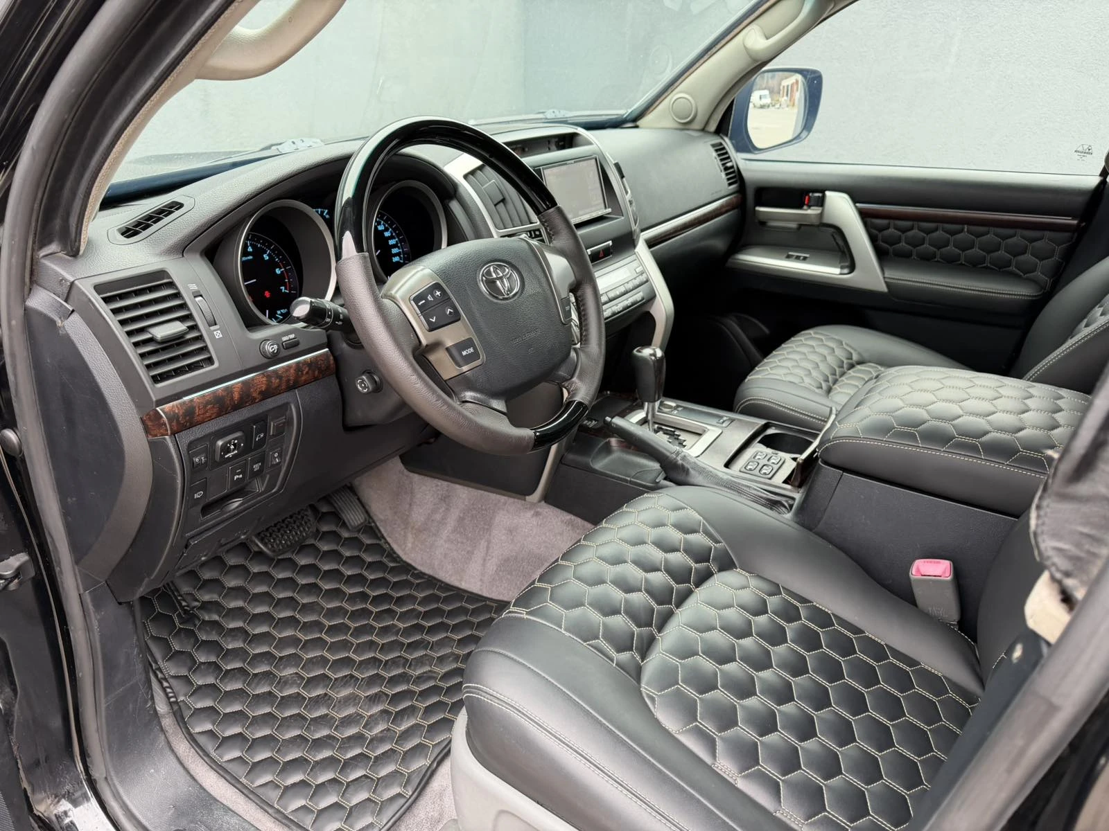 Toyota Land cruiser 200 B6 GUARD 4.6L - изображение 10