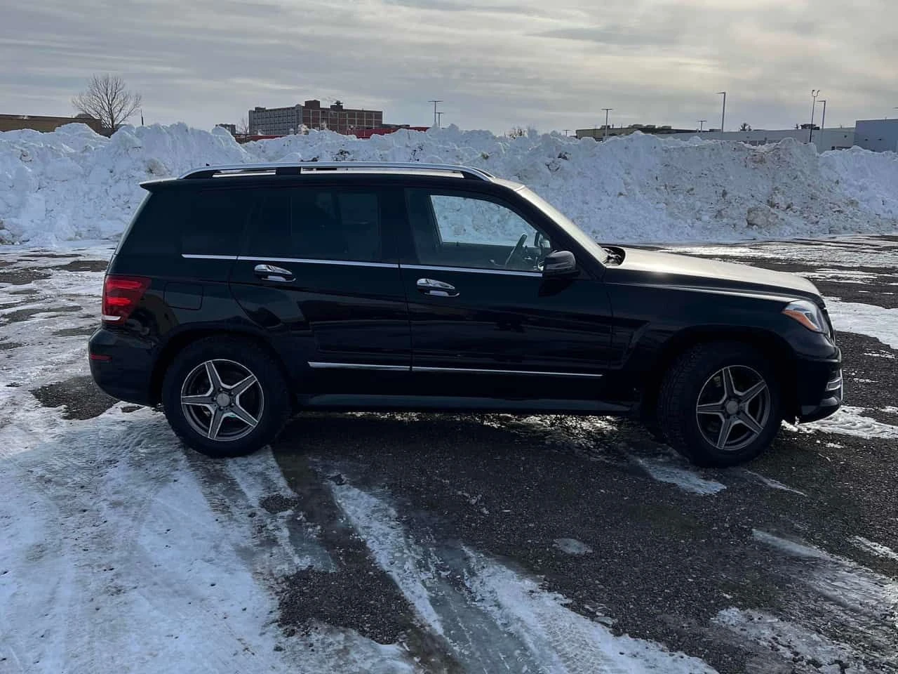 Mercedes-Benz GLK * 250 BlueTEC /CARFAX /+ 4 Гуми/Подгрев/Памет/Пано - изображение 4