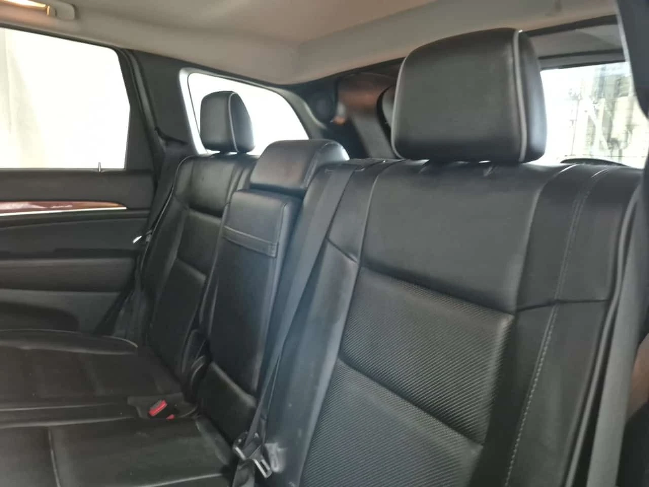 Jeep Grand cherokee * OVERLAND * ПОДГРЕВИ * ОБДУХВАНЕ * ПАНО * CARFAX , снимка 12 - Автомобили и джипове - 54597298