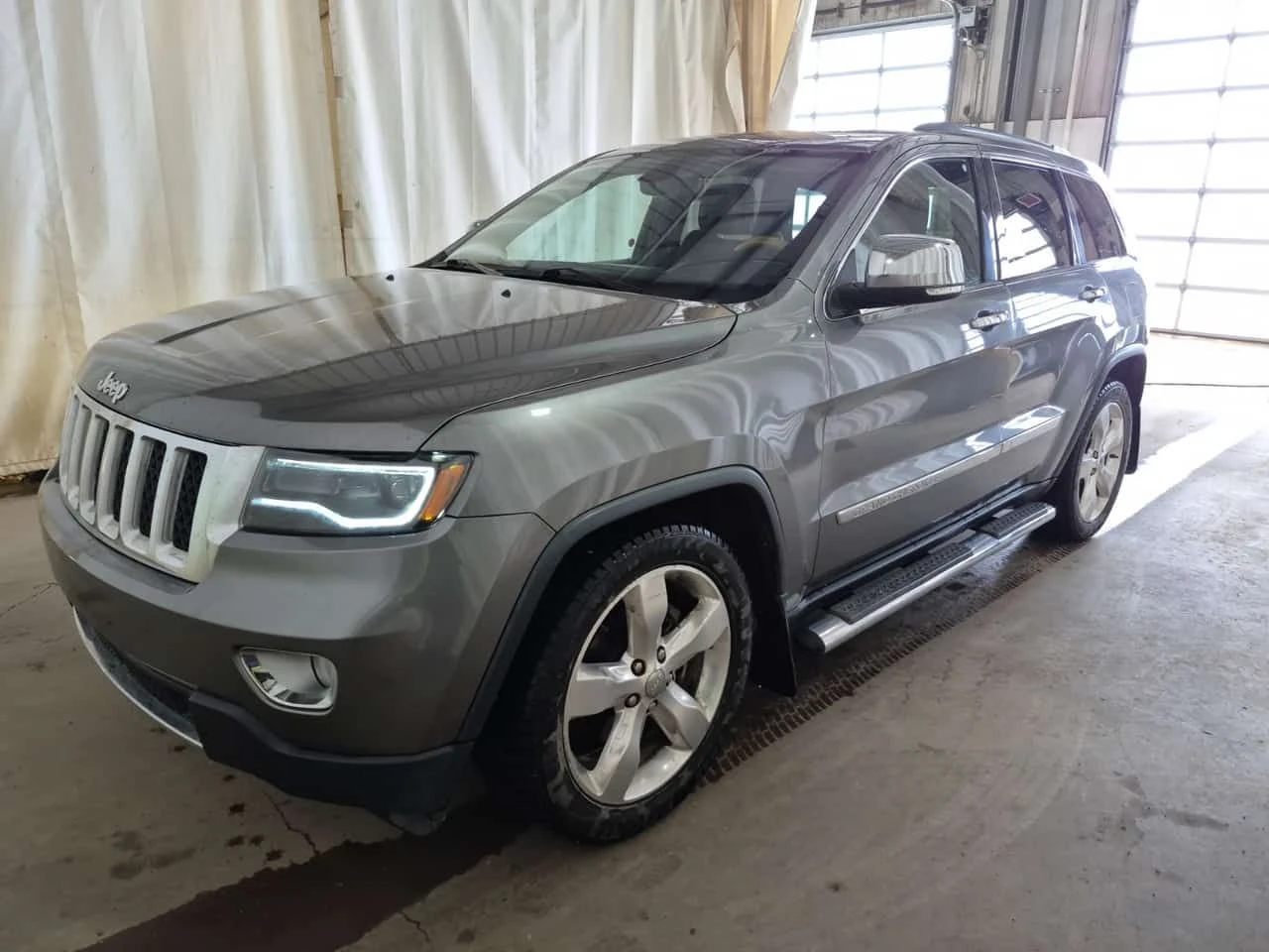 Jeep Grand cherokee * OVERLAND * ПОДГРЕВИ * ОБДУХВАНЕ * ПАНО * CARFAX 