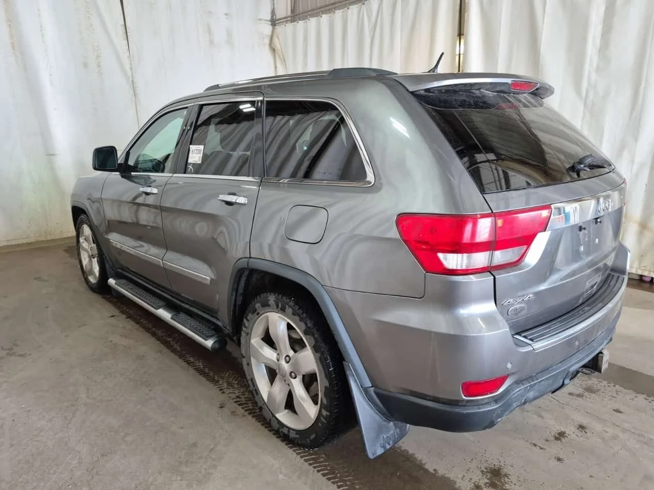 Jeep Grand cherokee * OVERLAND * ПОДГРЕВИ * ОБДУХВАНЕ * ПАНО * CARFAX , снимка 4 - Автомобили и джипове - 54597298