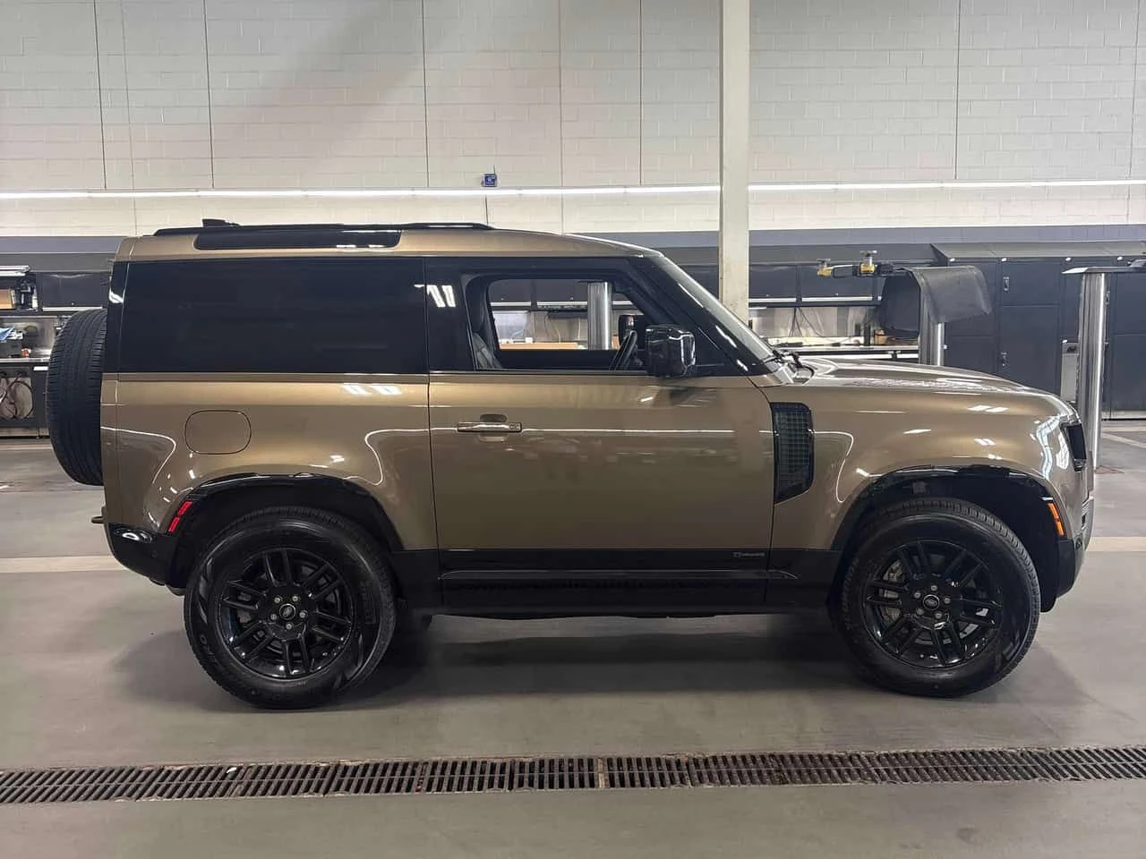 Land Rover Defender * X Dynamic S * АВТОКРЕДИТ БЕЗ ПЪРВОНАЧАЛНА ВНОСКА, снимка 3 - Автомобили и джипове - 55529951