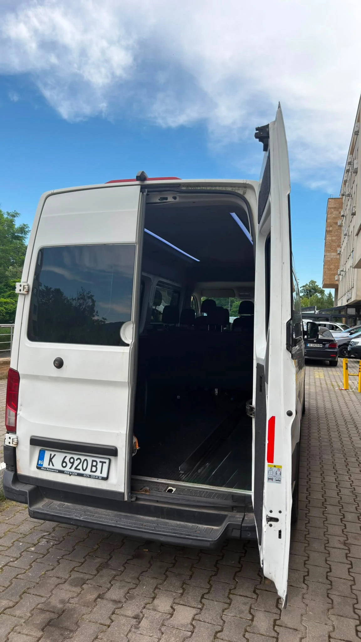 VW Crafter, снимка 11 - Бусове и автобуси - 54879944