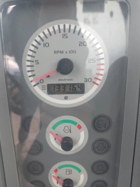 Багер Komatsu WB93R, снимка 14