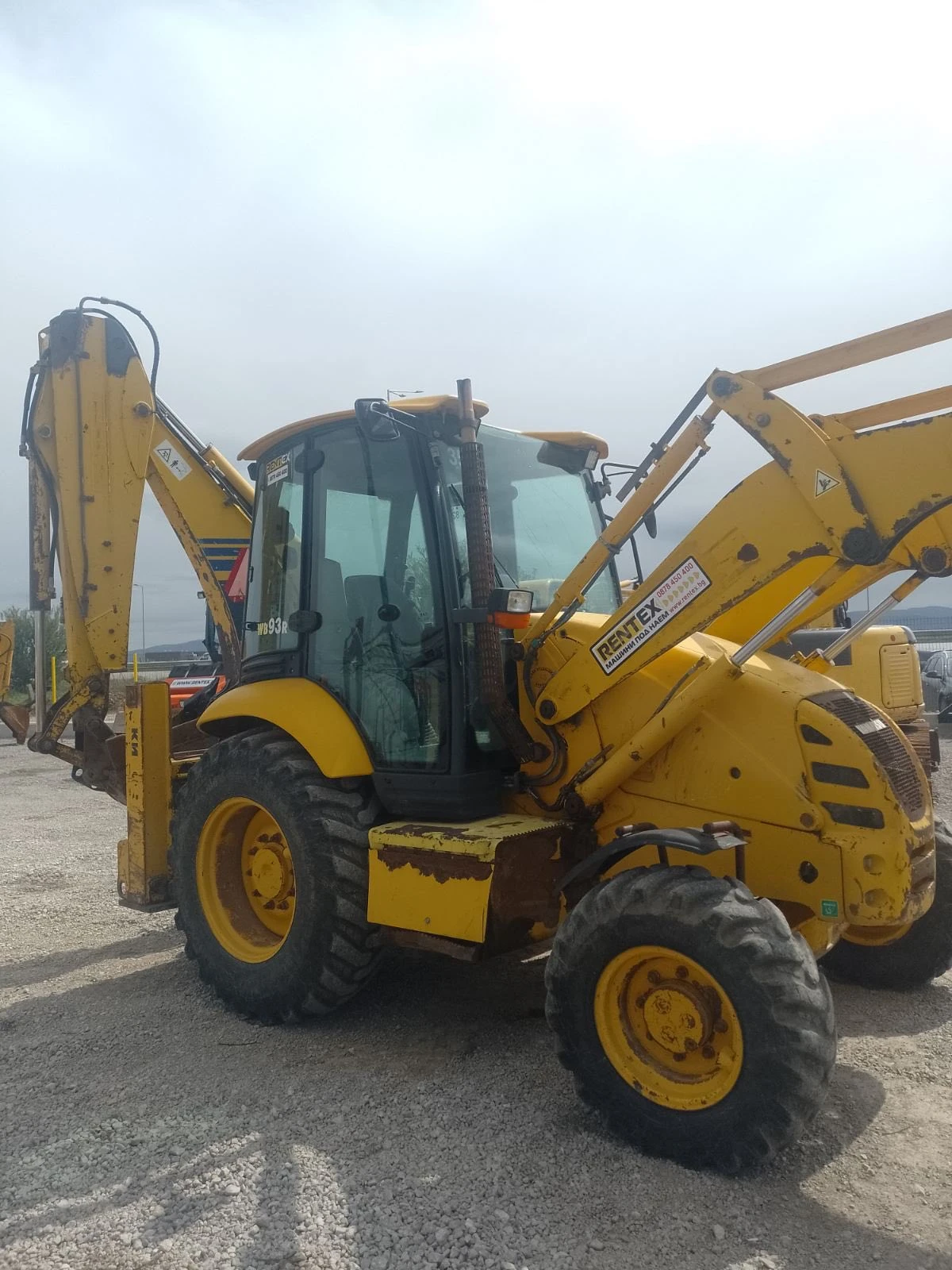 Багер Komatsu WB93R - изображение 8