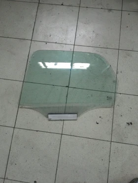 Стъкло задно ляво Опел Корса Ц (1)