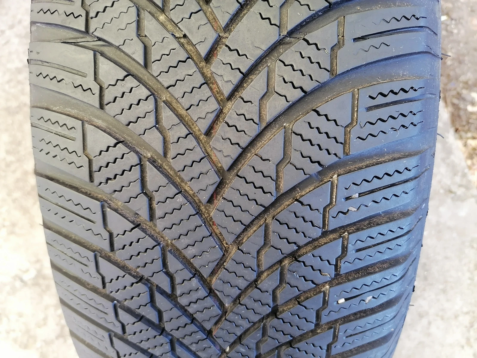 Гуми Зимни 235/65R17