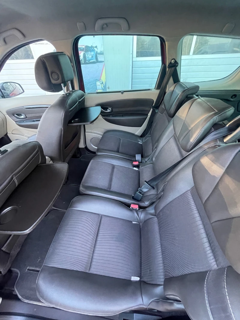 Renault Grand scenic 1.3 TCe, снимка 14 - Автомобили и джипове - 46585007