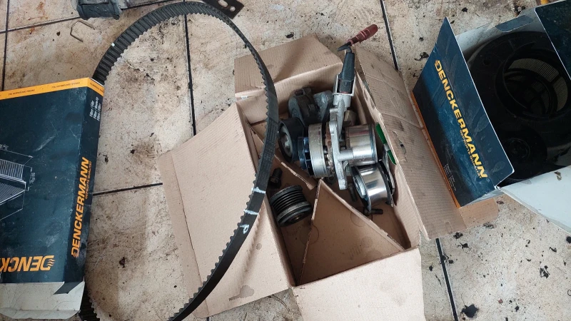 Audi A4 2.0 TDI  Facelift - Avant - LED , снимка 13 - Автомобили и джипове - 51937872