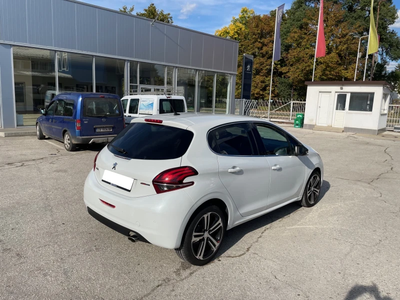 Peugeot 208 1.2 e-THP GT Line AUTO, снимка 5 - Автомобили и джипове - 47351606