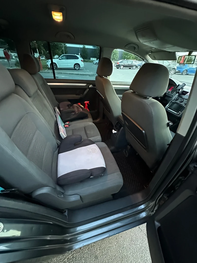 VW Touran 2.0 TDI 6+ 1 automatic , снимка 9 - Автомобили и джипове - 48736797