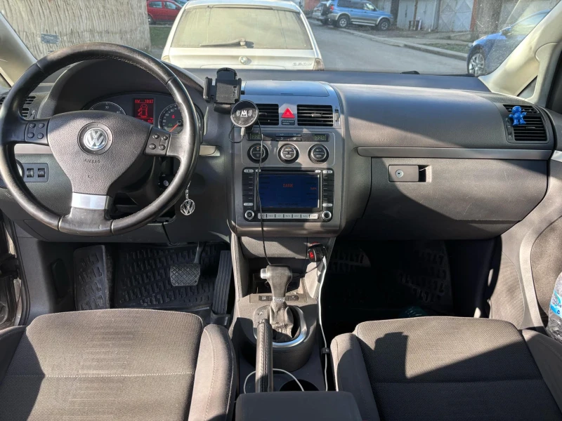 VW Touran 2.0 TDI 6+ 1 automatic , снимка 12 - Автомобили и джипове - 48736797